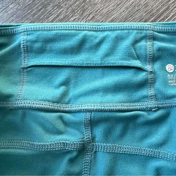 SOLD!!! Zella capris. - Picture 9 of 11